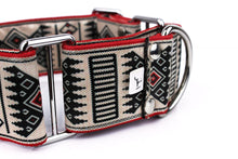 Load image into Gallery viewer, Al Sadu Collar - SDU001