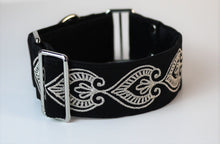Load image into Gallery viewer, Henna inspired collar - HE001
